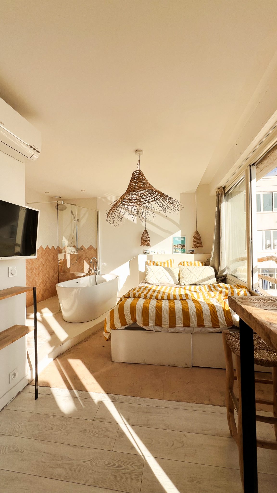 French-Casa-Clandestino-3