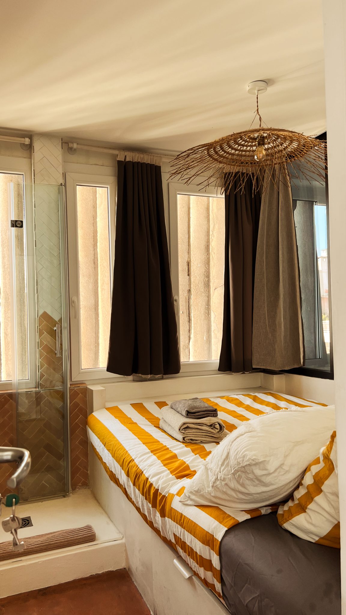 french casa clandestina-7 (1)